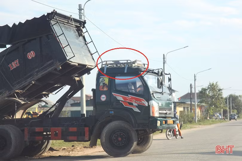 Hà Tĩnh: Ra đường sợ nhất... còi hơi!