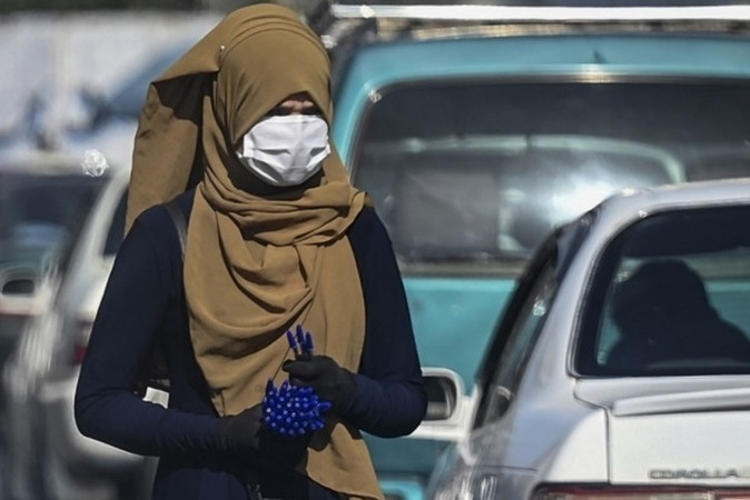 Taliban cấm phụ nữ đi máy bay nếu không có nam giới hộ tống