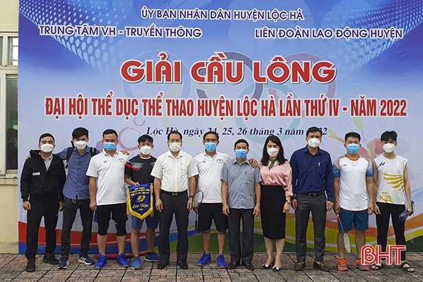 250 vận động viên tranh tài tại Giải cầu lông huyện Lộc Hà năm 2022
