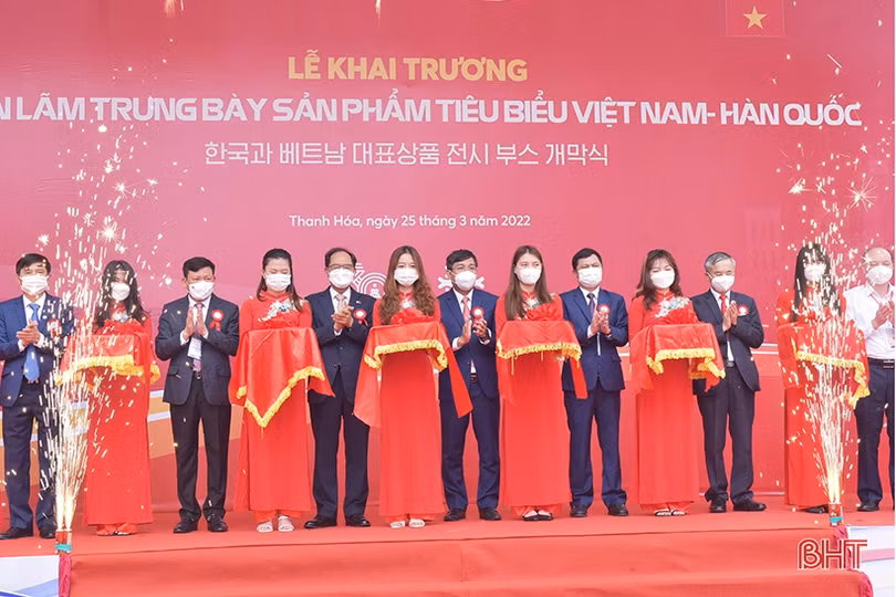 Ấn tượng sản phẩm tiêu biểu Hà Tĩnh tại Hội nghị gặp gỡ Hàn Quốc 2022