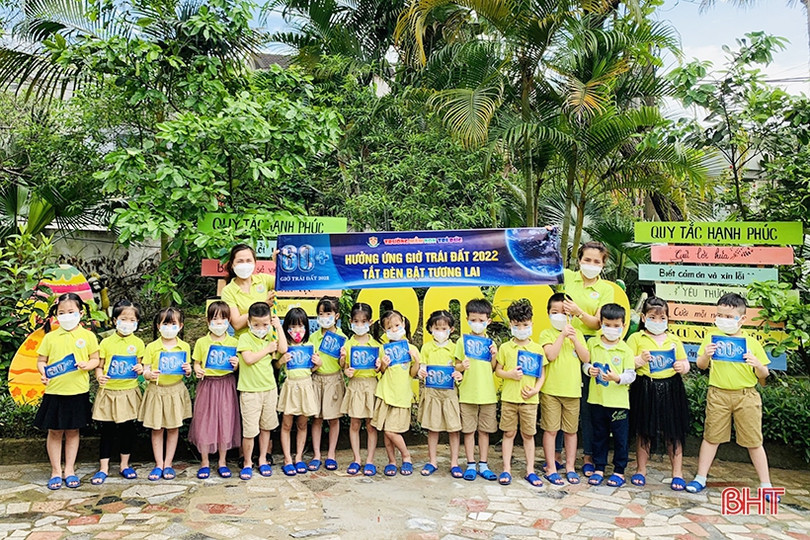 Các bé mầm non Trí Đức hưởng ứng Giờ Trái đất: Vì một hành tinh xanh