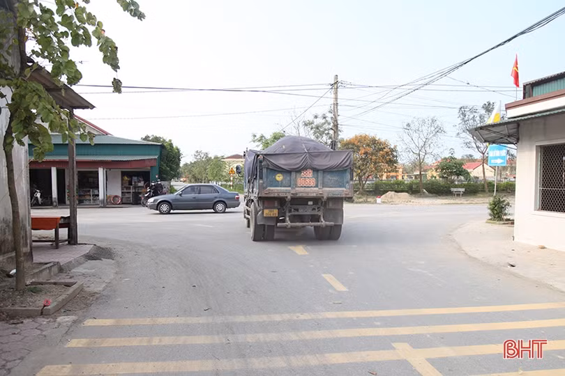 Nhiều nút giao ở Cẩm Xuyên tiềm ẩn nguy cơ tai nạn giao thông