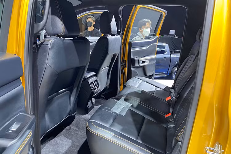 Cận cảnh “hàng hot” Ford Ranger 2022 từ 680 triệu đồng