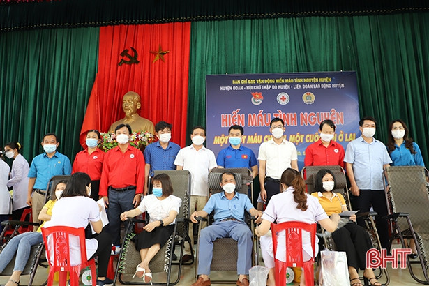 Cẩm Xuyên thu về 235 đơn vị máu trong ngày hội hiến máu tình nguyện