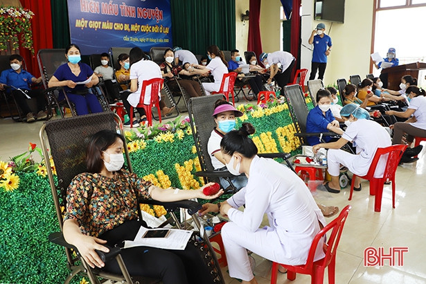 Cẩm Xuyên thu về 235 đơn vị máu trong ngày hội hiến máu tình nguyện