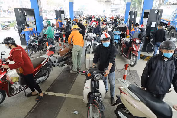 Từ 1-4 giảm thuế bảo vệ môi trường 2.000 đồng/lít xăng