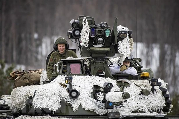 NATO tái khẳng định sẽ không điều máy bay hay quân đội đến Ukraine