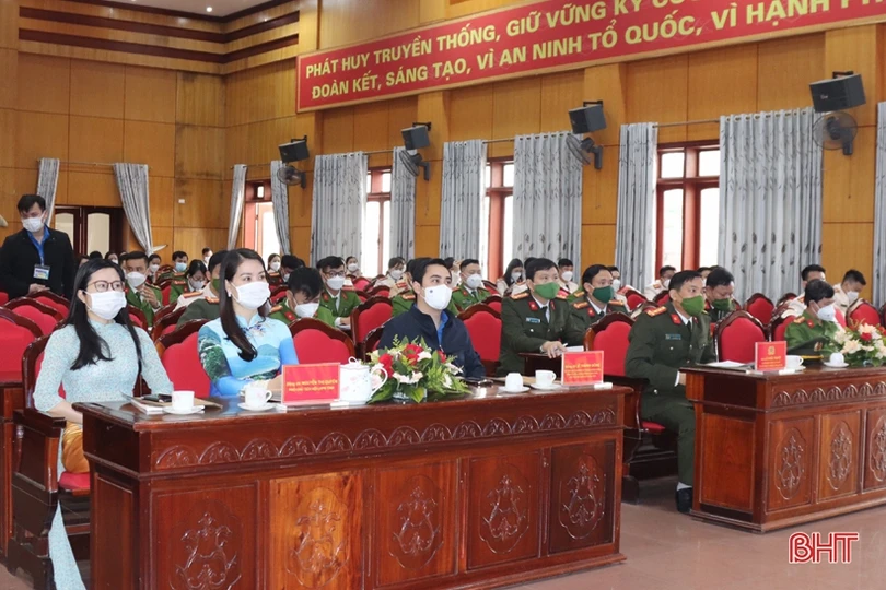 Tuyên dương 20 thanh niên, phụ nữ Công an Hà Tĩnh tiêu biểu