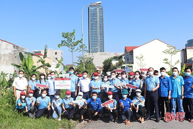 Tuổi trẻ Agribank Hà Tĩnh II trồng cây “vì tương lai xanh”