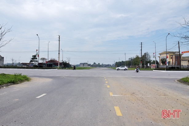 Cần lắp hệ thống đèn tín hiệu giao thông tại ngã tư “điểm đen” ở Lộc Hà