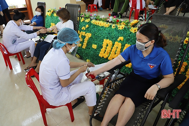 Cẩm Xuyên thu về 235 đơn vị máu trong ngày hội hiến máu tình nguyện