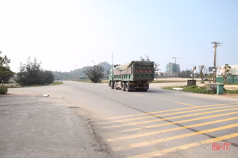 Nhiều nút giao ở Cẩm Xuyên tiềm ẩn nguy cơ tai nạn giao thông