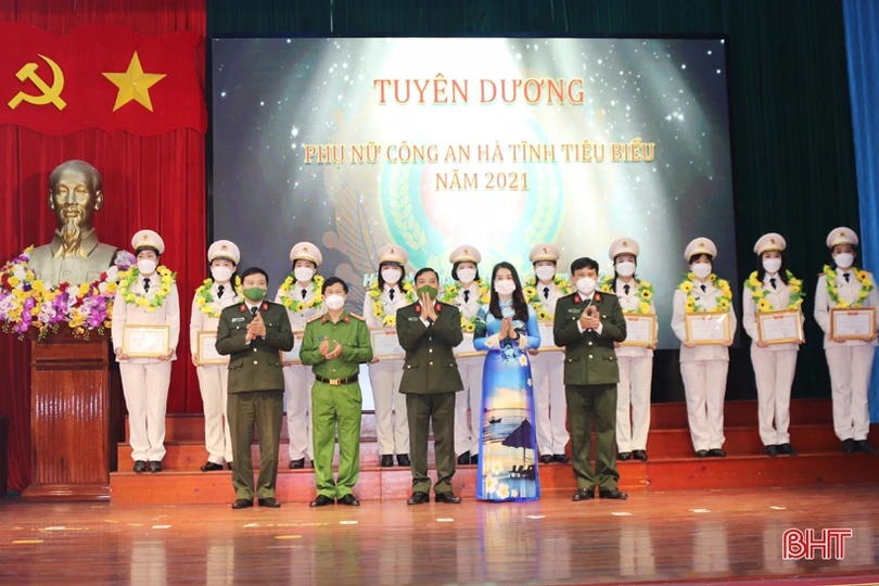 Tuyên dương 20 thanh niên, phụ nữ Công an Hà Tĩnh tiêu biểu