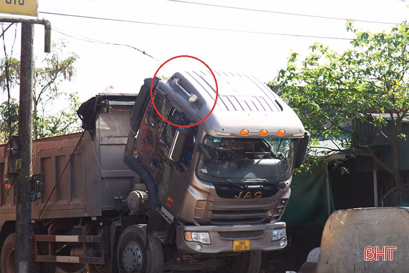 Hà Tĩnh: Ra đường sợ nhất... còi hơi!