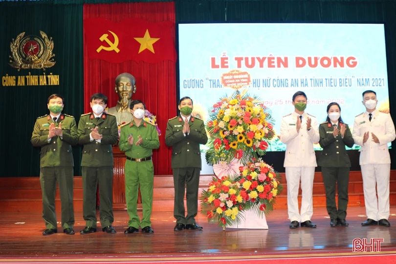 Tuyên dương 20 thanh niên, phụ nữ Công an Hà Tĩnh tiêu biểu