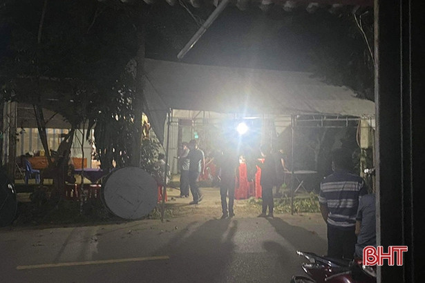 Dây sạc rò điện, một phụ nữ ở Hương Khê bị điện giật tử vong 