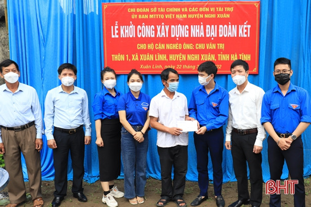 Nghi Xuân khởi công xây dựng 2 nhà ở cho hộ nghèo, cận nghèo