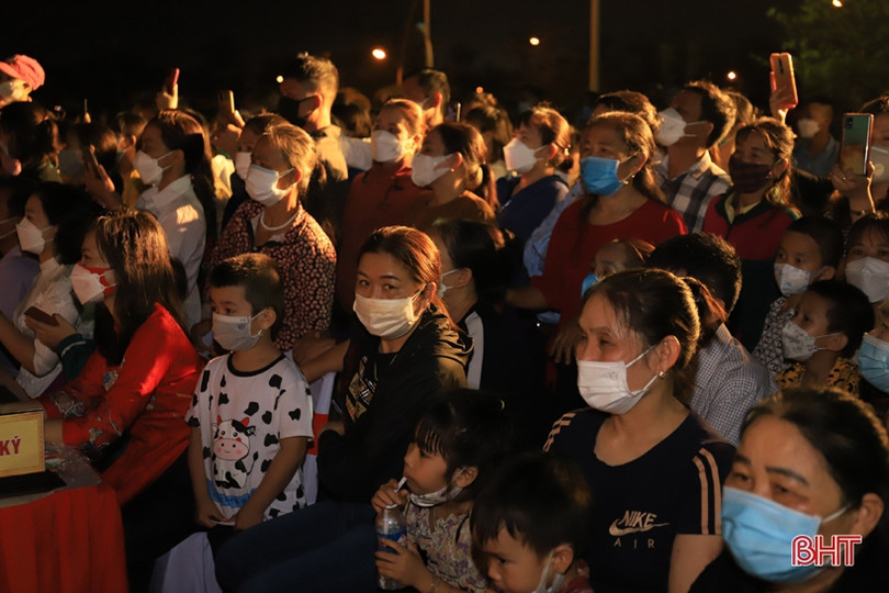 Hấp dẫn liên hoan dân vũ mừng khai trương du lịch biển Xuân Thành