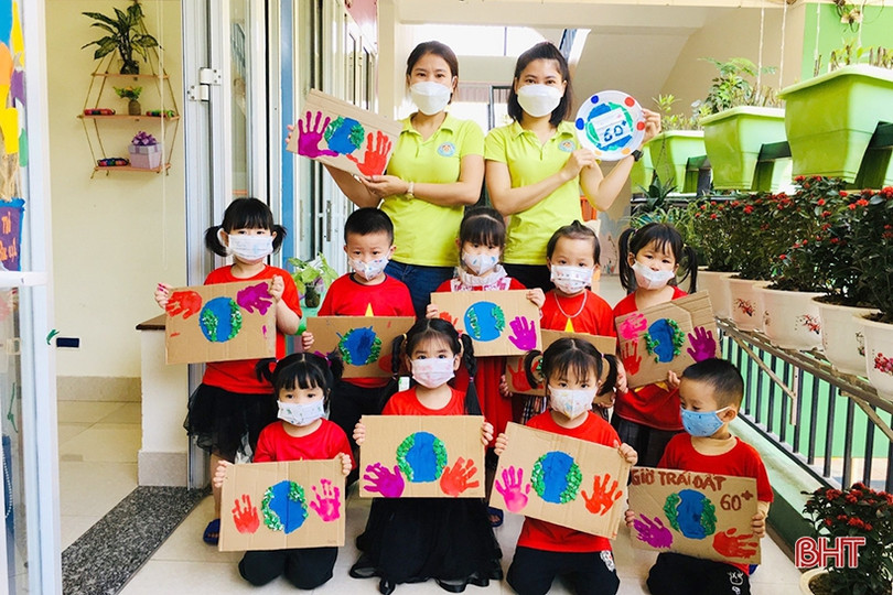Các bé mầm non Trí Đức hưởng ứng Giờ Trái đất: Vì một hành tinh xanh
