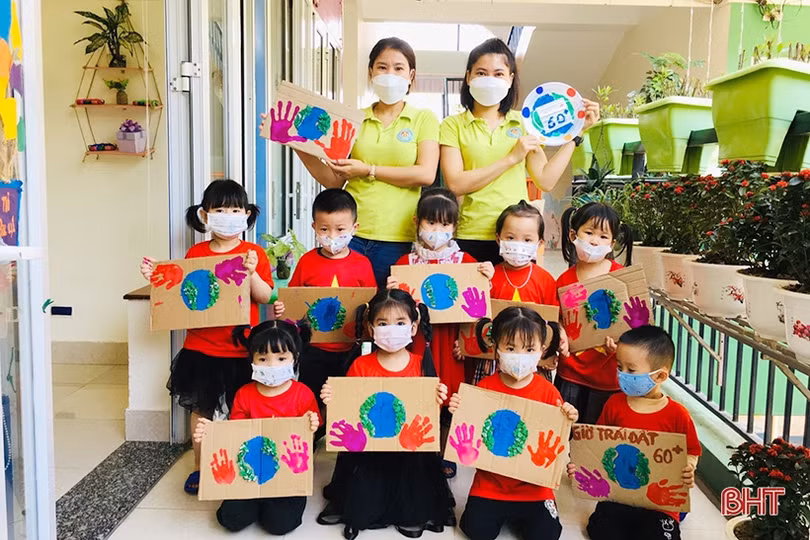 Các bé mầm non Trí Đức hưởng ứng Giờ Trái đất: Vì một hành tinh xanh