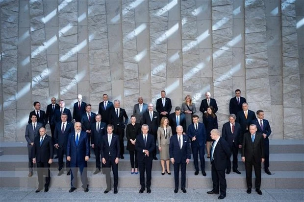 NATO tái khẳng định sẽ không điều máy bay hay quân đội đến Ukraine