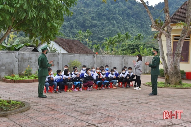 Giúp người dân vùng biên Hà Tĩnh nâng cao ý thức chấp hành pháp luật