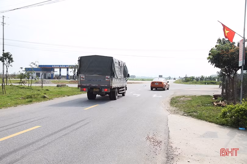 Nhiều nút giao ở Cẩm Xuyên tiềm ẩn nguy cơ tai nạn giao thông