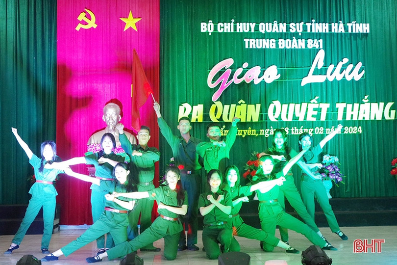 Trung đoàn 841 giao lưu văn nghệ “Ra quân quyết thắng” 