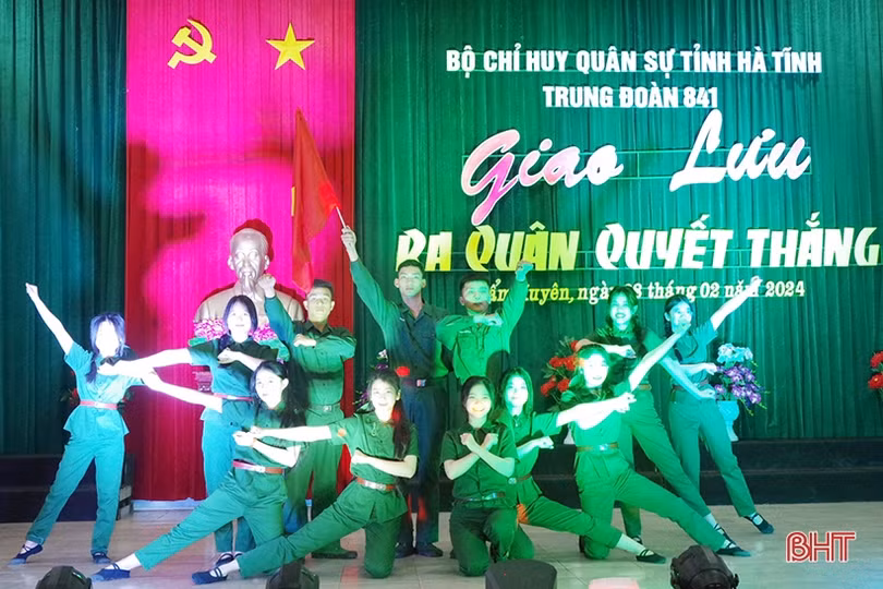 Trung đoàn 841 giao lưu văn nghệ “Ra quân quyết thắng” 