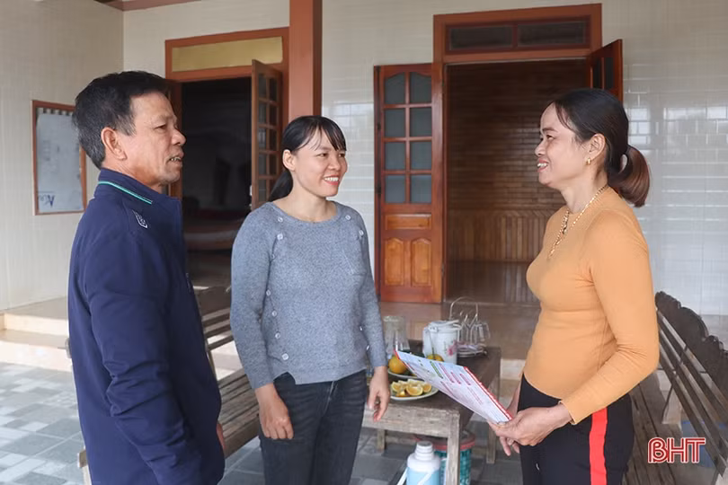 Những người “ăn cơm nhà, vác tù và dân số”