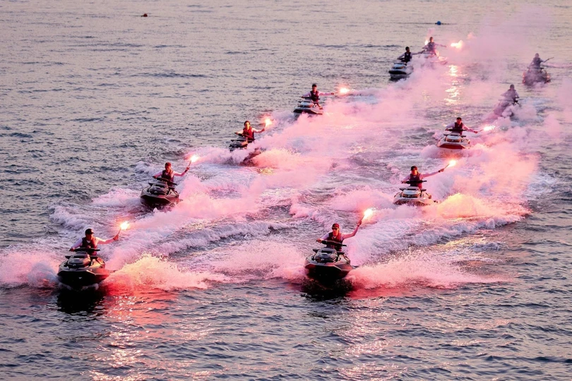 Hàng nghìn du khách xem trình diễn thể thao mạo hiểm tại Phú Quốc