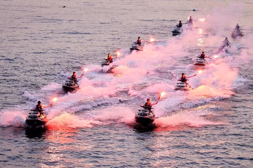 Hàng nghìn du khách xem trình diễn thể thao mạo hiểm tại Phú Quốc