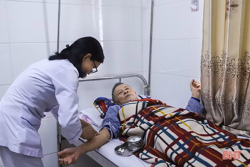 Nữ điều dưỡng giỏi việc nước, đảm việc nhà