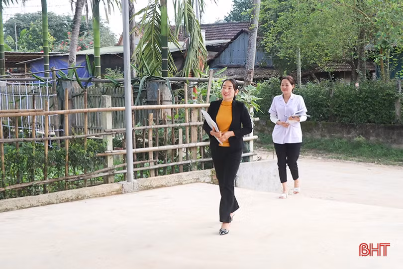 Những người “ăn cơm nhà, vác tù và dân số”