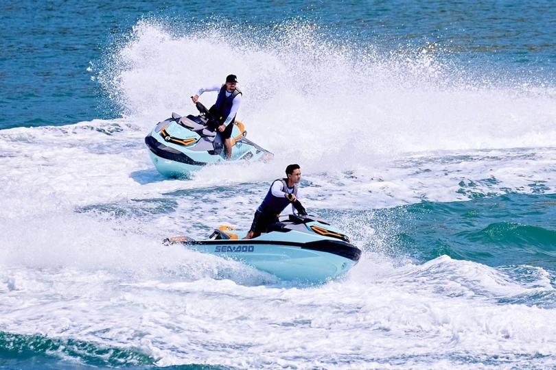 Hàng nghìn du khách xem trình diễn thể thao mạo hiểm tại Phú Quốc