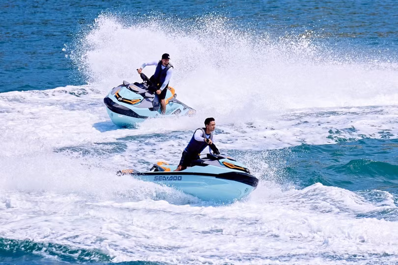 Hàng nghìn du khách xem trình diễn thể thao mạo hiểm tại Phú Quốc