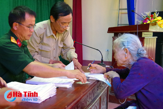 chi tra 773 8 trieu cho 358 doi tuong co cong trong khang chien