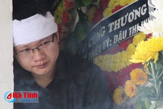 nghen ngao truoc linh cuu nu thieu uy cong an tu choi chua ung thu