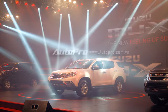 isuzu mu x co gi hot de canh tranh voi toyota fortuner