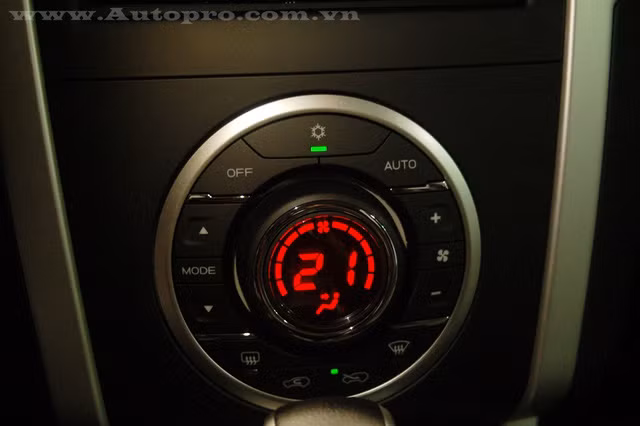 isuzu mu x co gi hot de canh tranh voi toyota fortuner