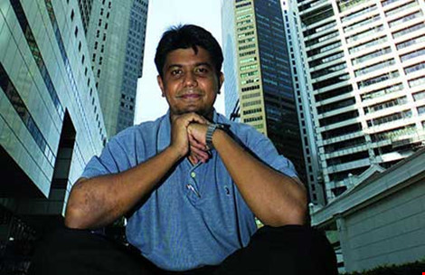 singapore bat giu phan tu cuc doan keu goi lat do