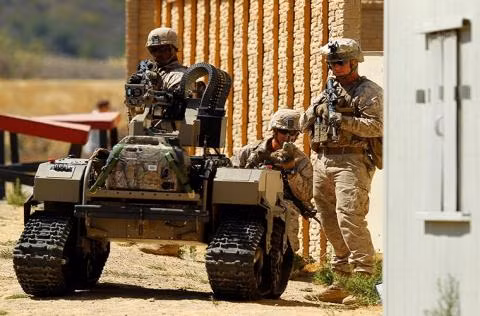 my trinh lang robot chien dau cuc manh