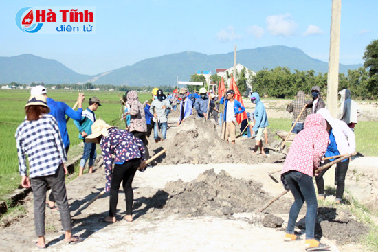 dvtn ky anh ra quan giup dan xay dung nong thon moi