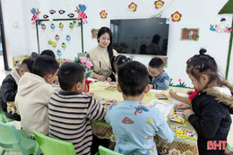 Cô giáo mầm non gieo yêu thương trên vùng biên Hà Tĩnh