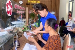 Tuổi trẻ Trường Lưu tích cực hỗ trợ Nhân dân, tiên phong chuyển đổi số