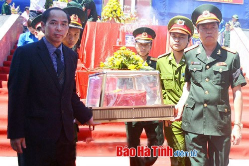 Tổ chức đón nhận, truy điệu, an táng hài cốt liệt sỹ đảm bảo trọng thể, trang nghiêm ảnh 2