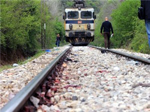 14 người di cư bị tàu hỏa cán chết tại Macedonia ảnh 1