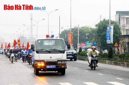 Diễu hành tuyên truyền hưởng ứng Tuần lễ quốc gia Nước sạch & VSMT nông thôn năm 2015