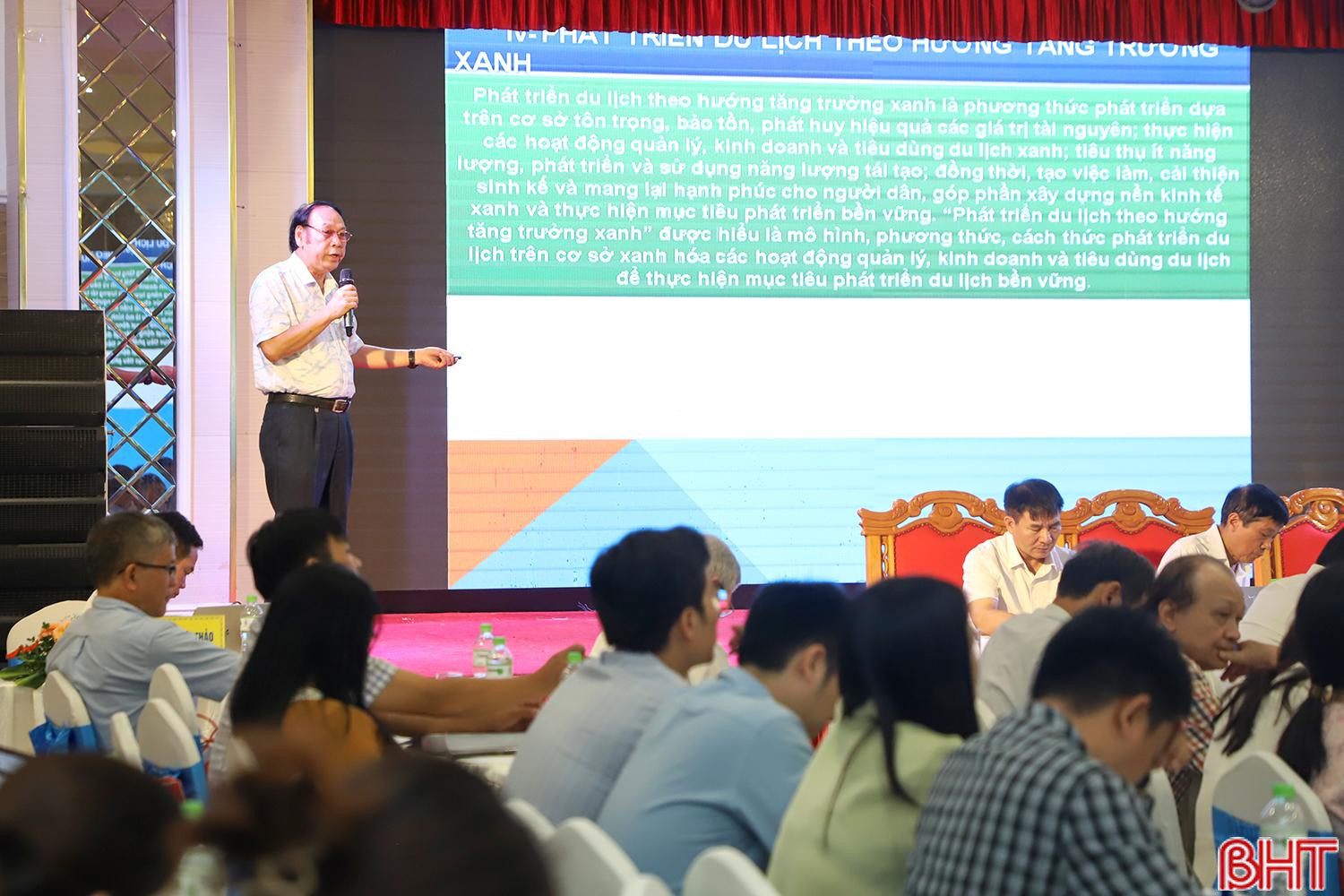 GS.TS - NGND Nguyễn Văn Đính đưa ra một số gợi ý về mô hình du lịch xanh. aIMG_1468.jpg