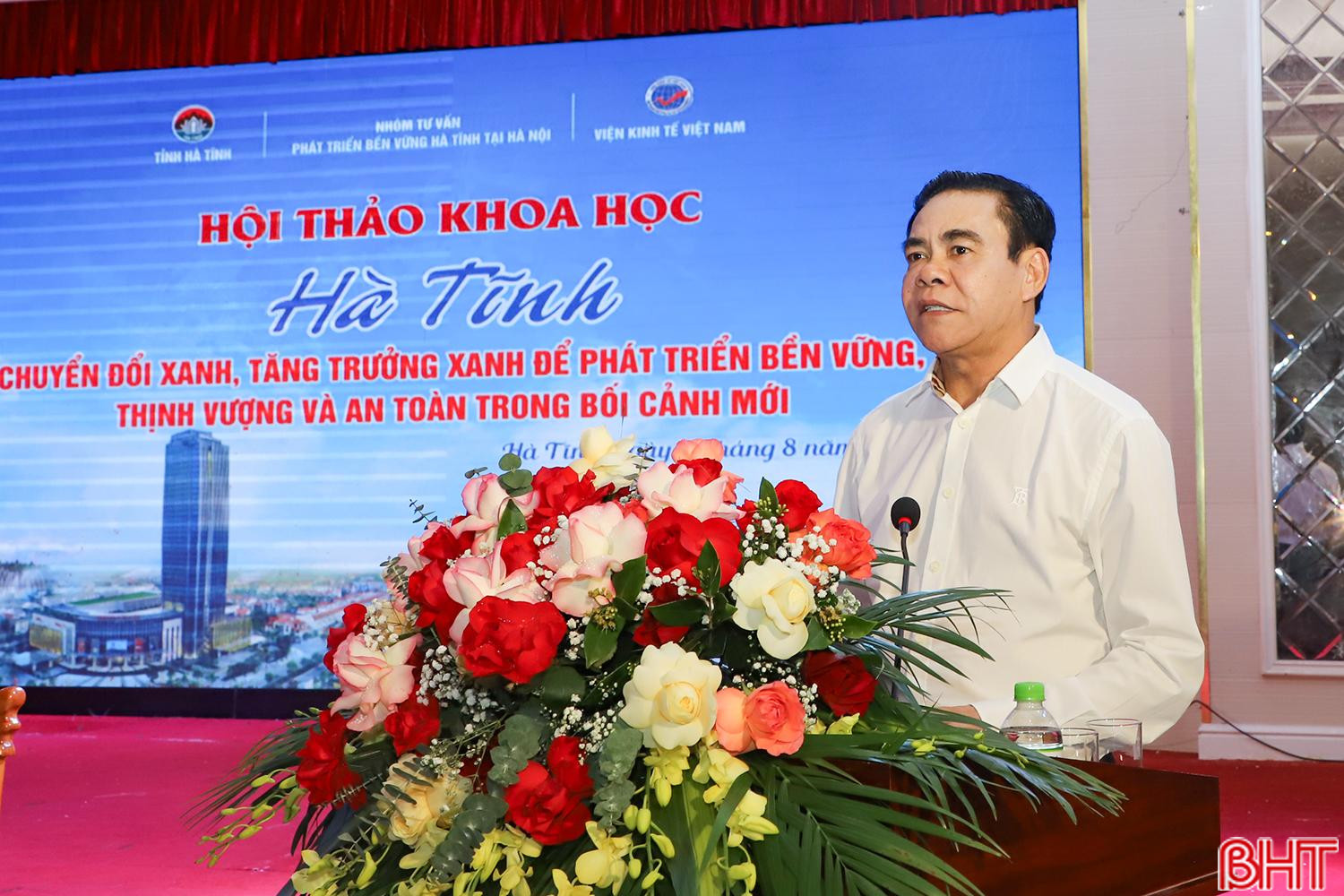 Chủ tịch UBND tỉnh Võ Trọng Hải khai mạc hội thảo. aIMG_1375.jpg